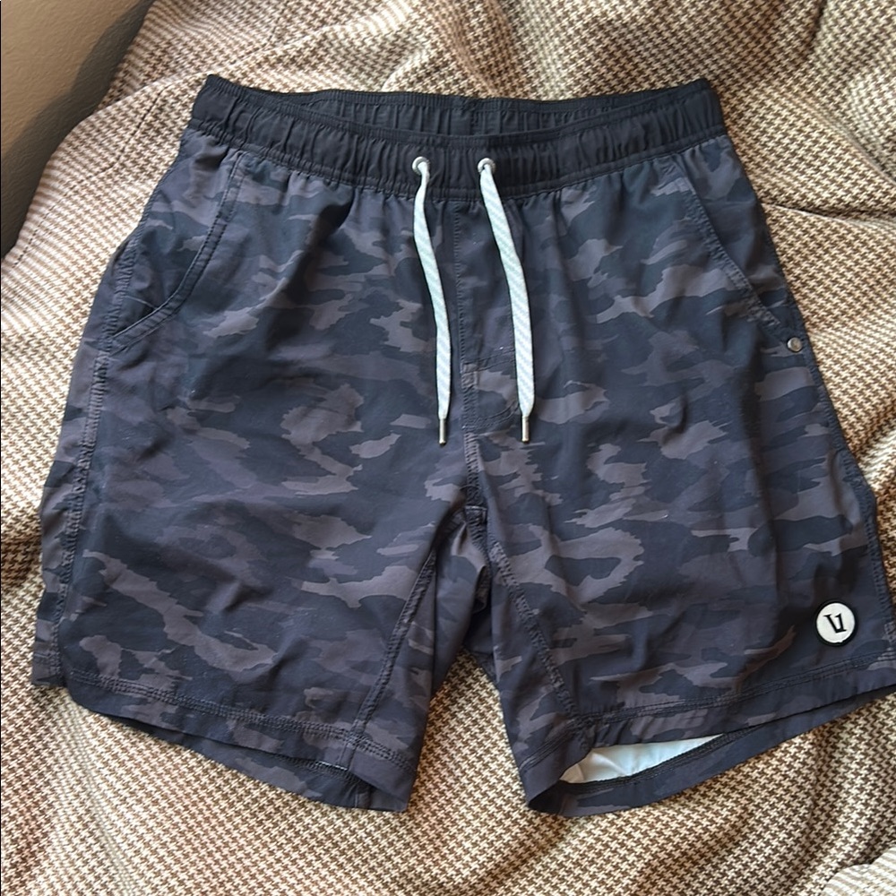 Vuori Men's Athletic Shorts - Black Camo